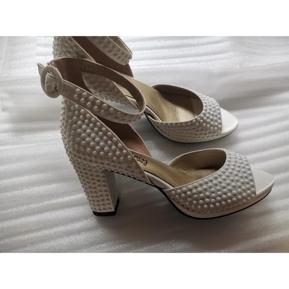 JAYA Women's Pearl Studded Block Heel Sandal Shoes - Picture 2 of 2